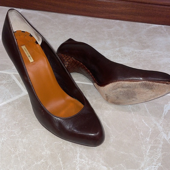 Max Studio Brown Leather Pumps - Picture 5 of 7